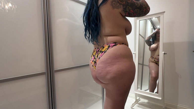 ElizabethsLingerie: 봄에서 영감을 받은 끈 팬티를 신어