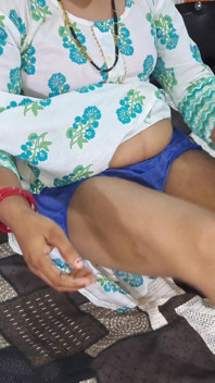 Desi Kavya 嫂子早餐后与丈夫的性爱