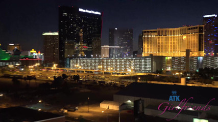 ATK Fans (Girlfriends): Percutian maya di Las Vegas dengan remaja Jackie Marie 1/3