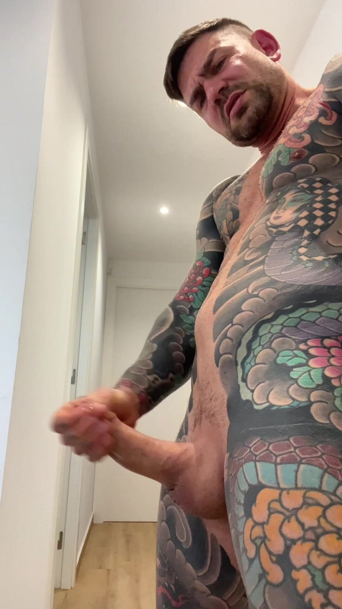 Juan Lucho Gay: Macho Iberico Se Masturba