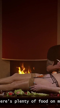 Nyotaimori znamená, že mě šukej tvrději pro Sushi Odalisque
