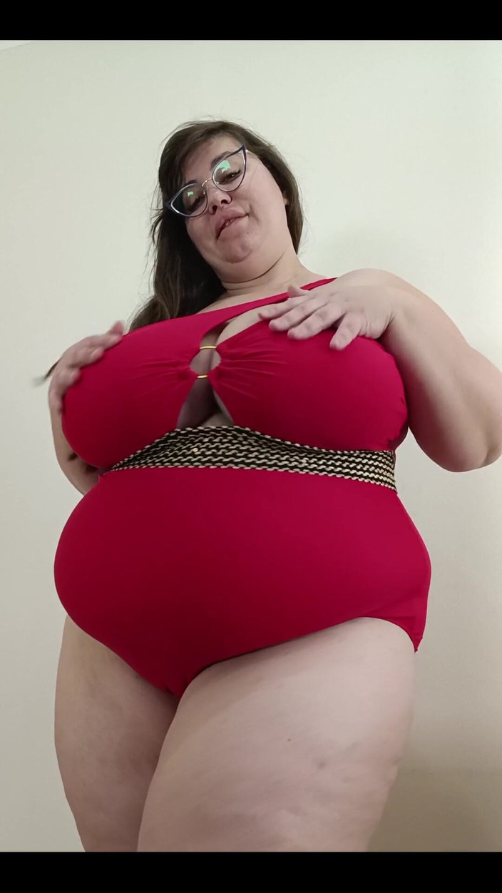 Nina Doll: Baju renang merah baru