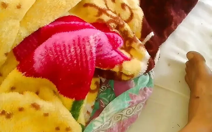 Gangbang straight: Cumshot Under the Blanket