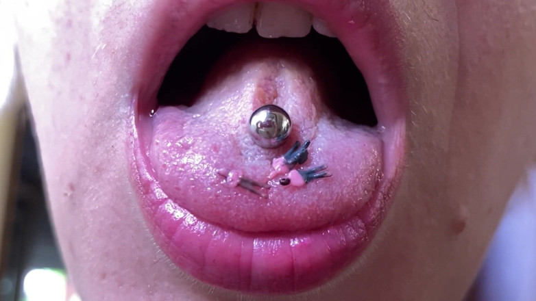 Cuteblonde666: La gigantessa fetish della bocca con una modella allena persone...