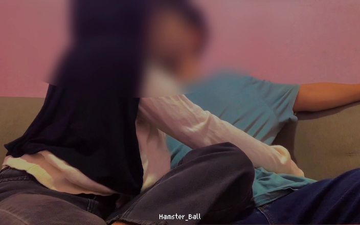 Hamster_Ball: Napalona hidżab dziewczyna z dużym kutasem