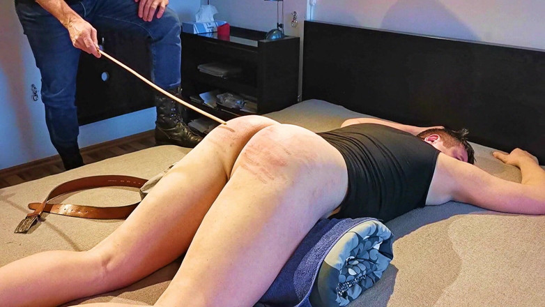 Master Drex: Spanking on my bed.