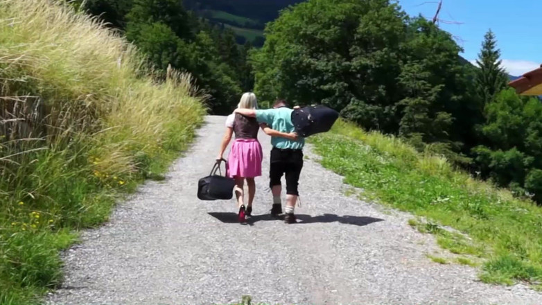 Videos Francaises: Blonďatá kočička z Francie byla bušena v ir čtveřici