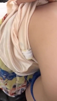 La bella scena 2_hot giapponese gode in trio con due cazzi