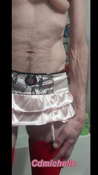 Crossdressers Cd Michelle wearing sexy lingerie: Cdmichelle seksi mayo giyerek duşta oynuyor