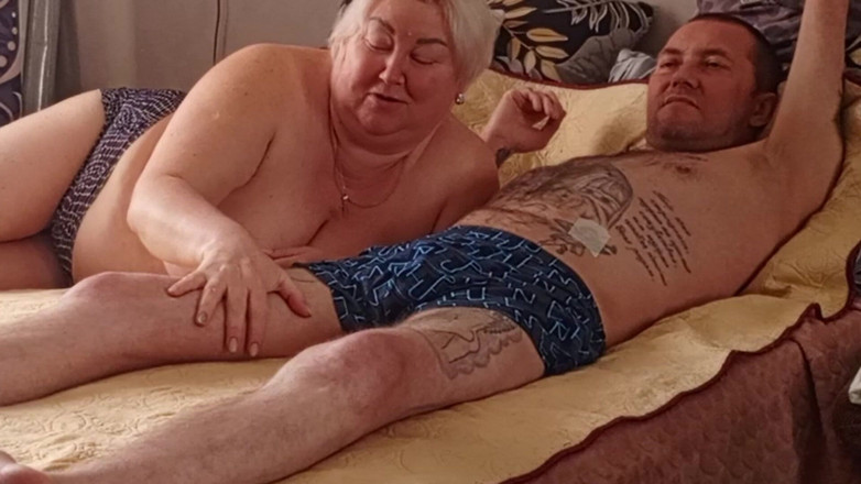 Zona901: Vecinei îi place să sugă pula și să înghită sperma