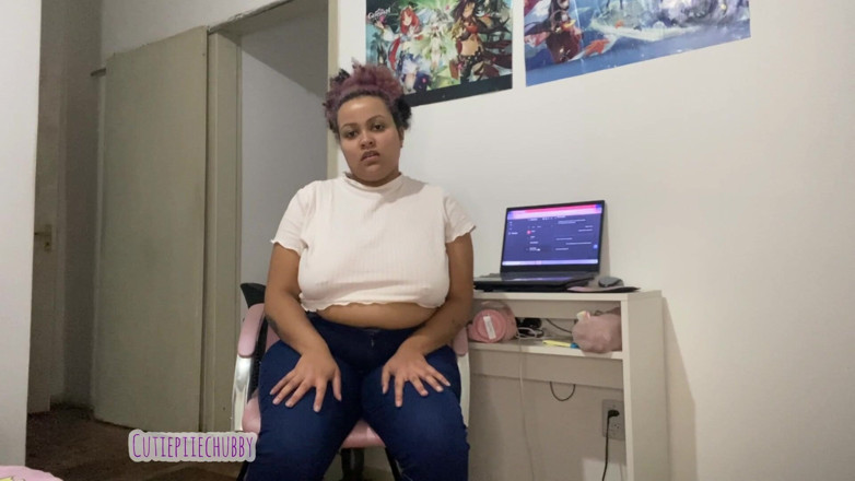 Cutiepiie Chubby: Mama vitregă se pârțuie pe scaun pentru a-l face pe...
