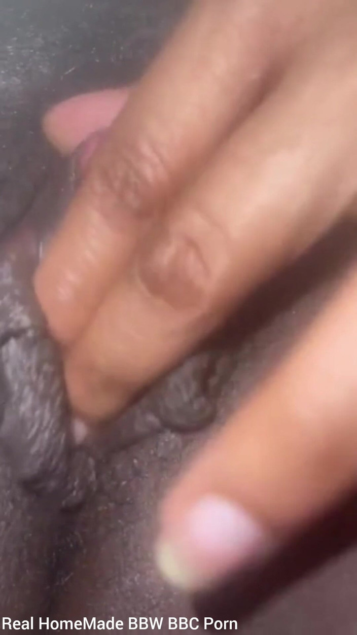 Super sexy ebony cuties: Aku lagi asik ngusap itilku sampai muncrat - close up