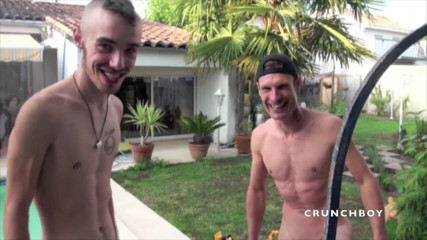 Crunch Boy: Picwik geneukt door verrassing door zijn sexy hetero vriend