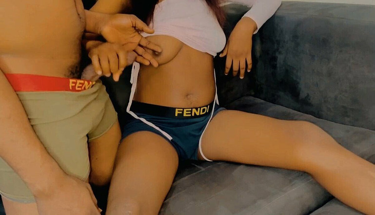 Dickmo888: Kaum legal, schwarzer teenager bekommt creampie