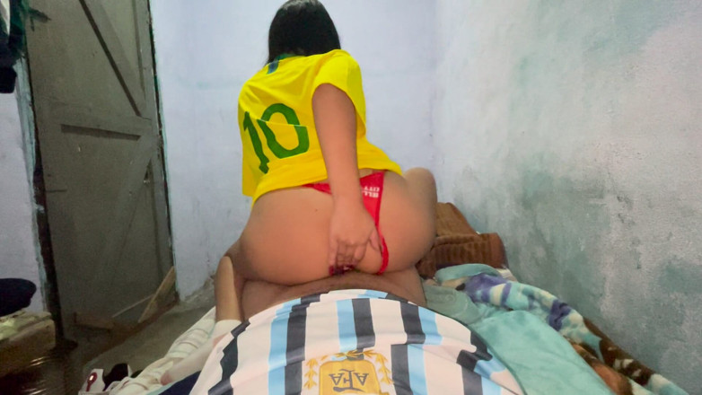 El jefe 2750: Hot Brazil Wife Calls Her Cuckold to Fuck After Finishing...