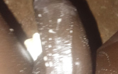 Hongi: Aku suka banget muasin memekku pakai raksasa pria kulit hitam