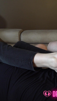Liu's Sweaty Feet Challenge - (dreamgirls in Socks)