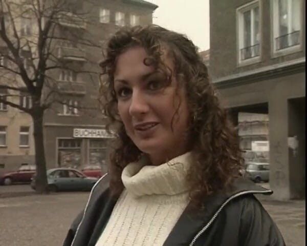 YOUR FIRST PORN: Oh, Jenny - Ești atât de excitată!