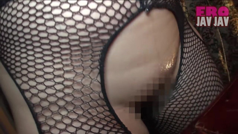 Eros-JavJav: Una devota donna sposata che non può resistere dal cedere...