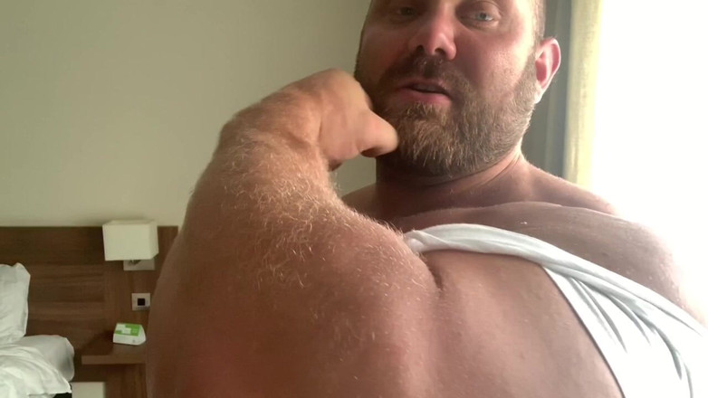 Jack stacked: Uctívání svalů Honění s obrovským výstřikem