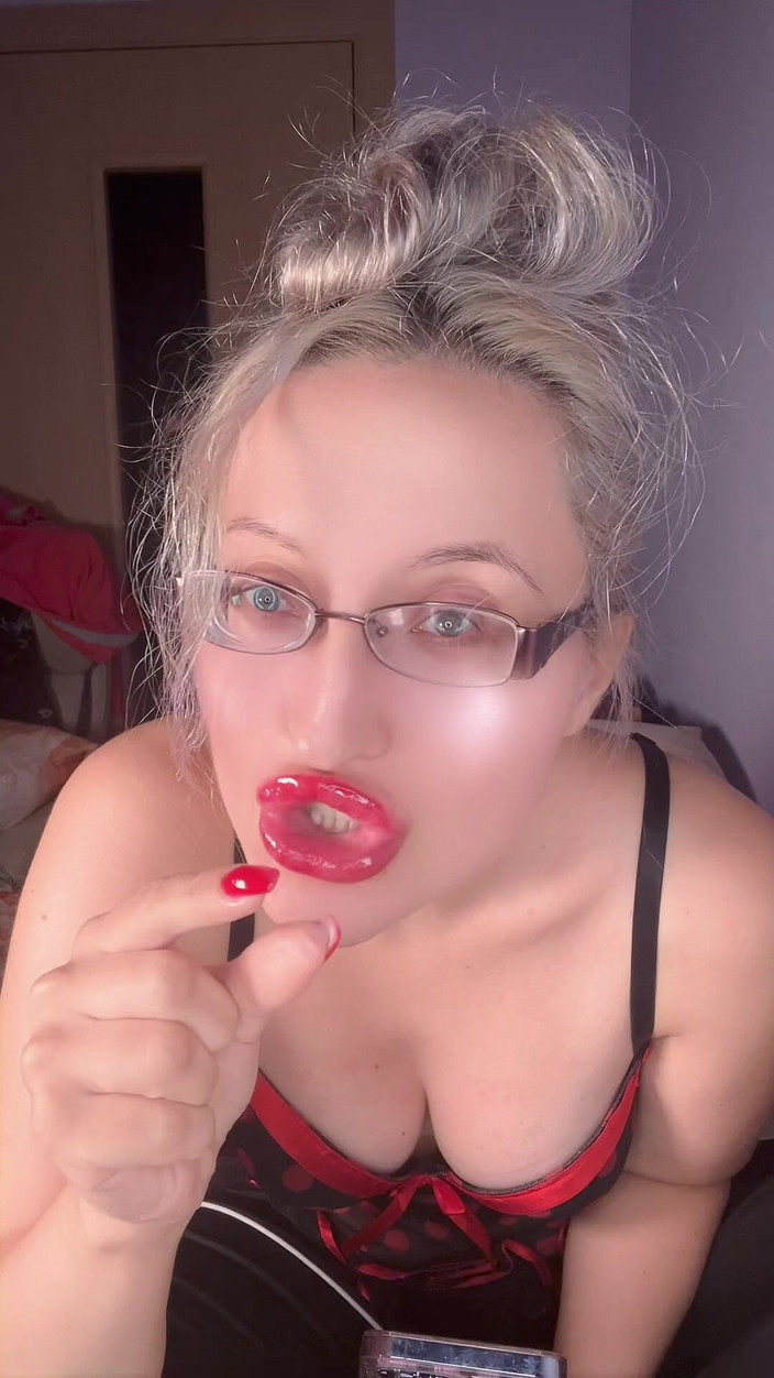 FinDom Goaldigger: 罗尼可悲的鸡巴评级