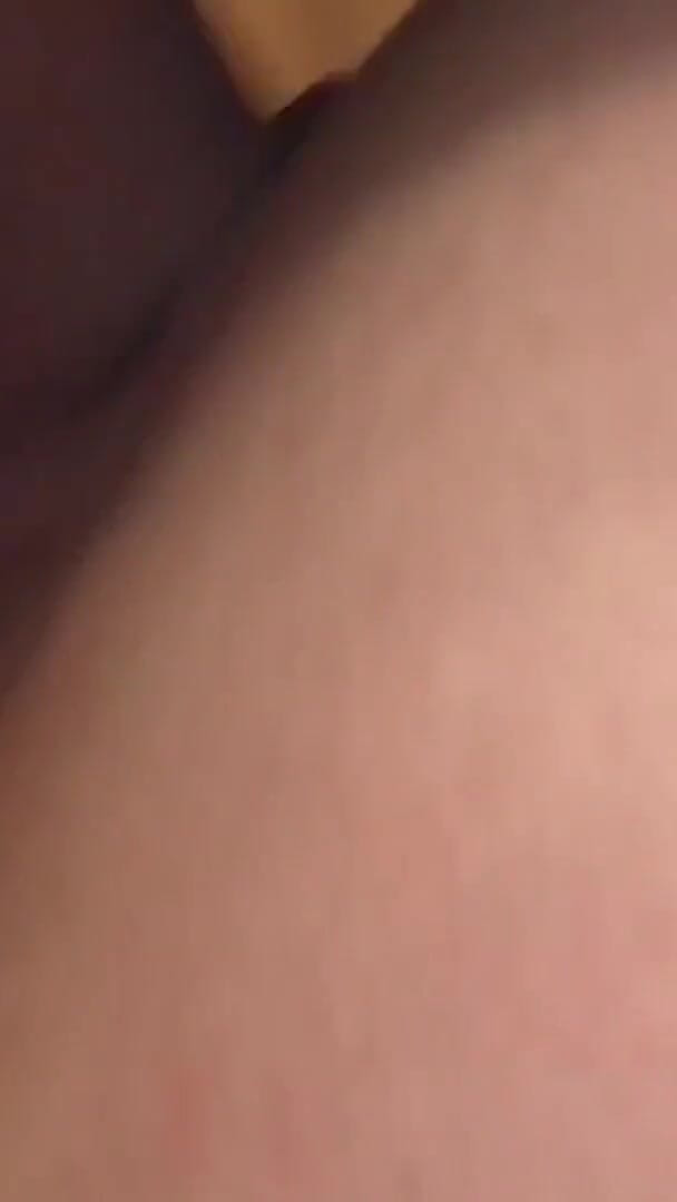 Erotic only: Reife blonde und brünette MILfs verschlingen hengst in dampfendem dreier