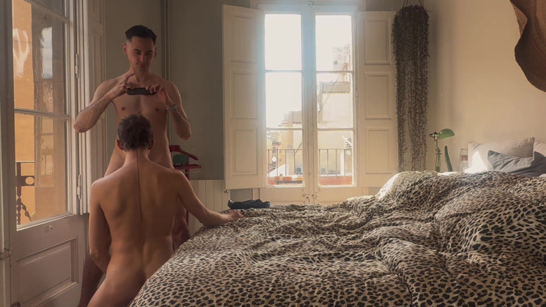 Nick Lewis: Homens twink fazem sexo sem camisinha