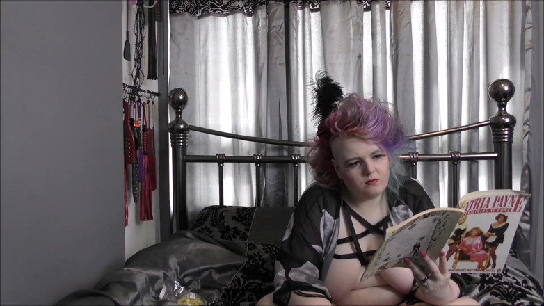 Mxtress Valleycat: Breakfast in Bed