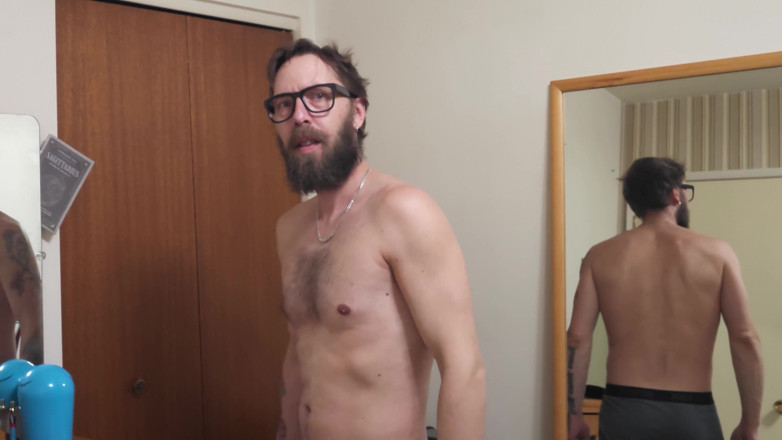 PineapplePie1111: Segreti del tabù: rivalità e punizione nel campo estivo.