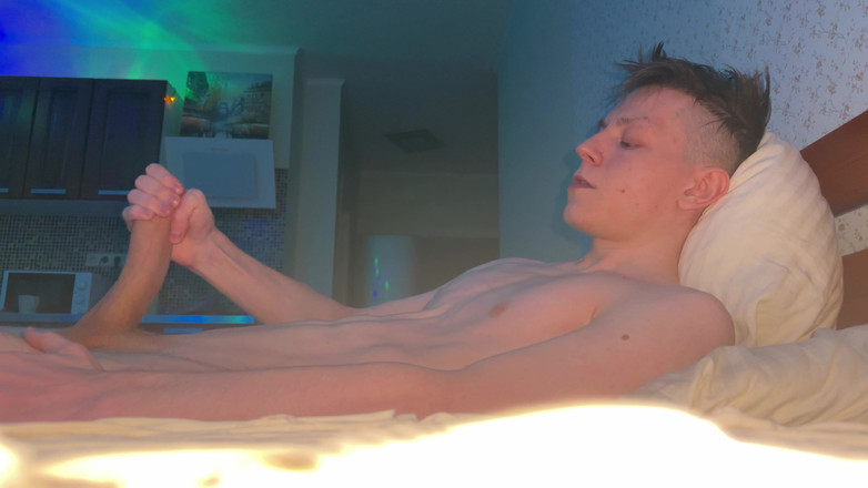 Morflot24: Dusche Wichs-session tropft sperma in den abfluss