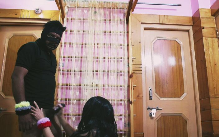 Bolly Karma: Sürtük evli kadın kocasını nasıl aldattığını gösteriyor
