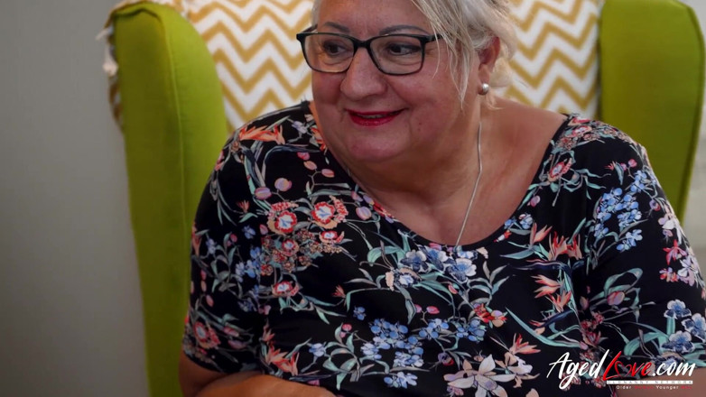 Old Nanny: Agedlove - abuela de pelo gris recreando escenas porno con amante