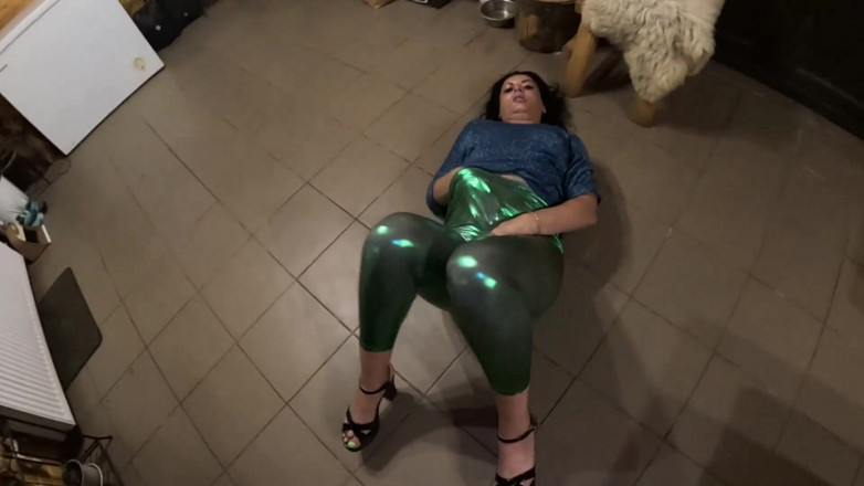 MilfyCalla: Deep Blow-job and Cum Play on My Shiny Cameltoe 285
