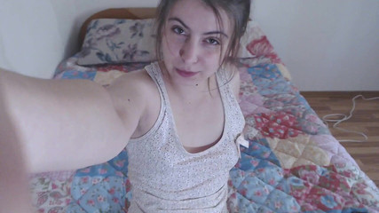 Katherine Squirt: lízej mi podpaží, tati