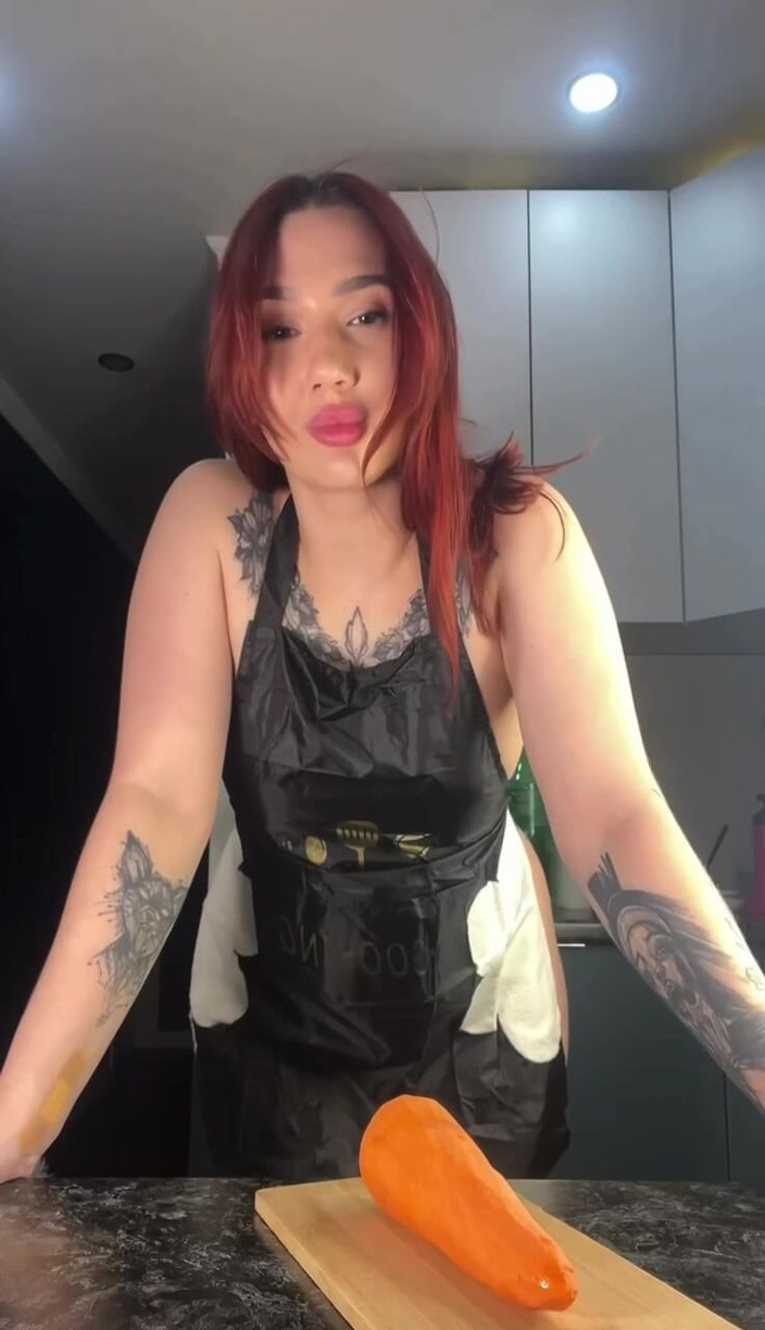 JessLux: Zdarma! Asijské vaření! Ohodnotíš moje tělo?