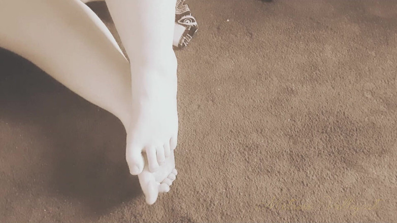 Mxtress Valleycat: Sandy Feet Fantasy
