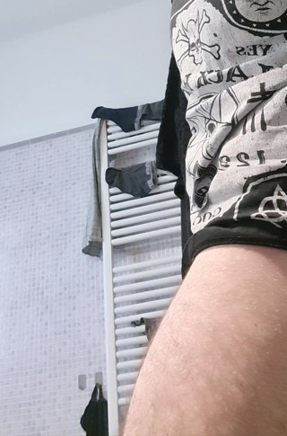 00noir: My hairy hole with dildo