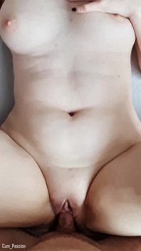 Sexy rychlovka s mrdkou na mém horkém břiše!