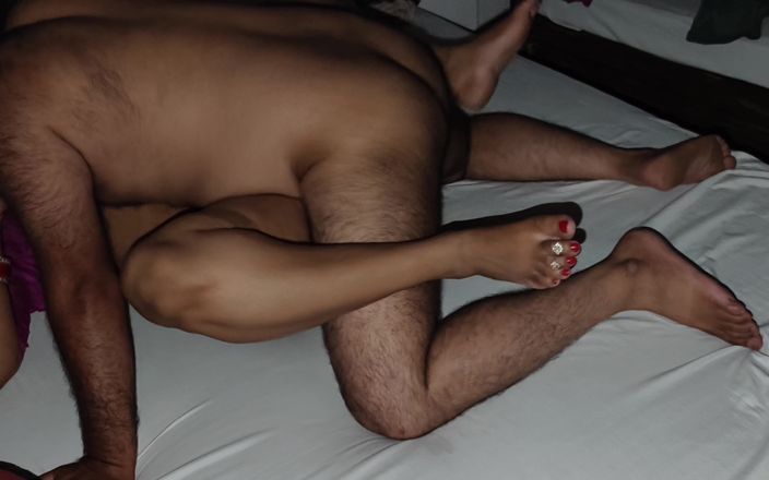 BadMash_Bhabhi: 낮에 늙은 Sasur Ji에게 쪼이는 보지에 따먹히는 인도 바후 (힌디어 오디오) 파트 - 3부