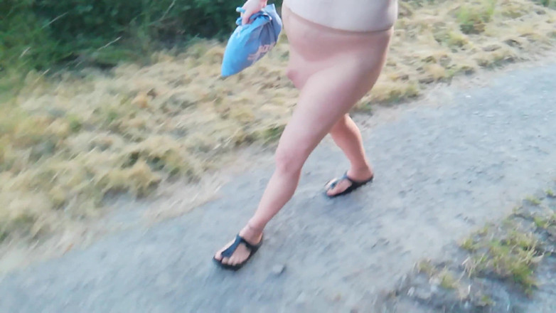 Carmen_Nylonjunge: Nylonjunge dalam pantyhose ringan dan Birkenstocks