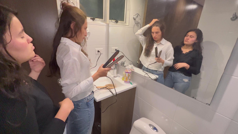 scarlettandc: 我的化妆师邀请我做热辣的事情