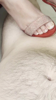 Footjob sepatu dan kaki seksi istri