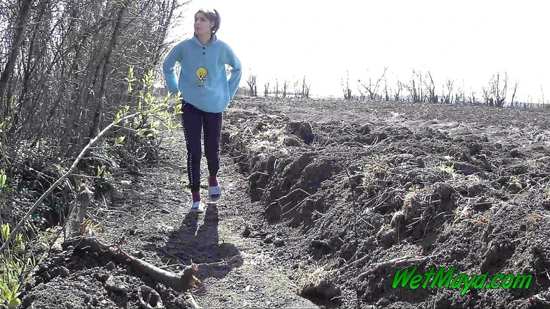 Wet Maya: Peeing in nature