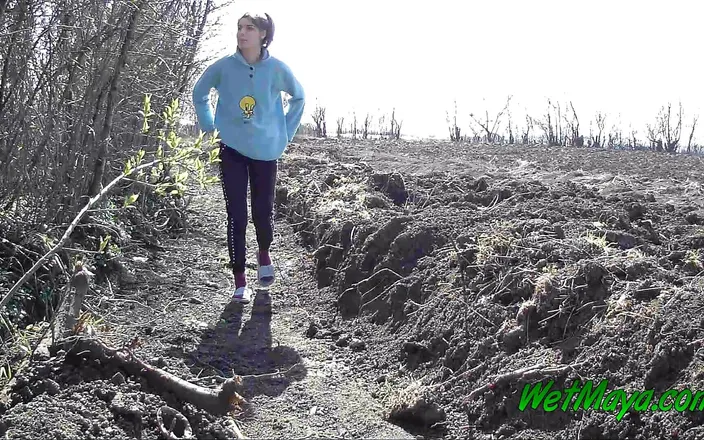 Wet Maya: Peeing in nature