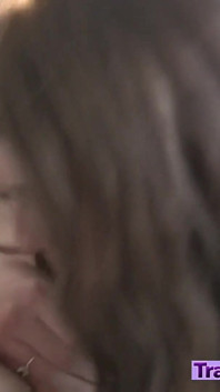 Mandy Mitchell, Kitty Kunt, se fait facefucker