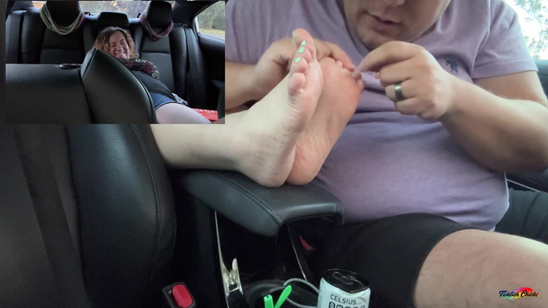 Ticklish Chicks: Snyft : Heather se fait chatouiller