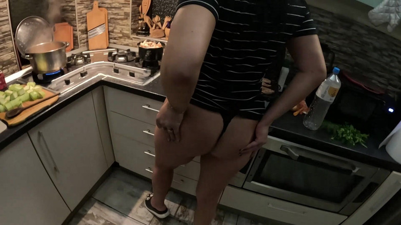 MilfyCalla: Von meinem nachbarn erwischt - POV blowjob, doggy &amp; sperma im gesicht 299