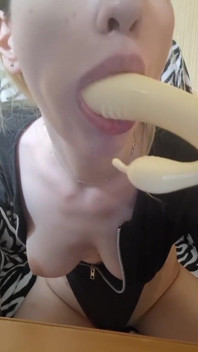 Dominatrix sexy Elza Kom
