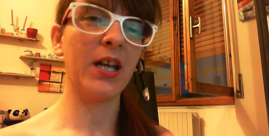 Nicoletta Embassi: Твій тато хоче взяти весь цей ділдо в її дупу і пизду, твій готовий?