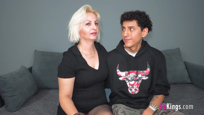 FAKings: 離婚したママは緩めることができます:甘いキャンディーは今、動くものすべてを強打します!